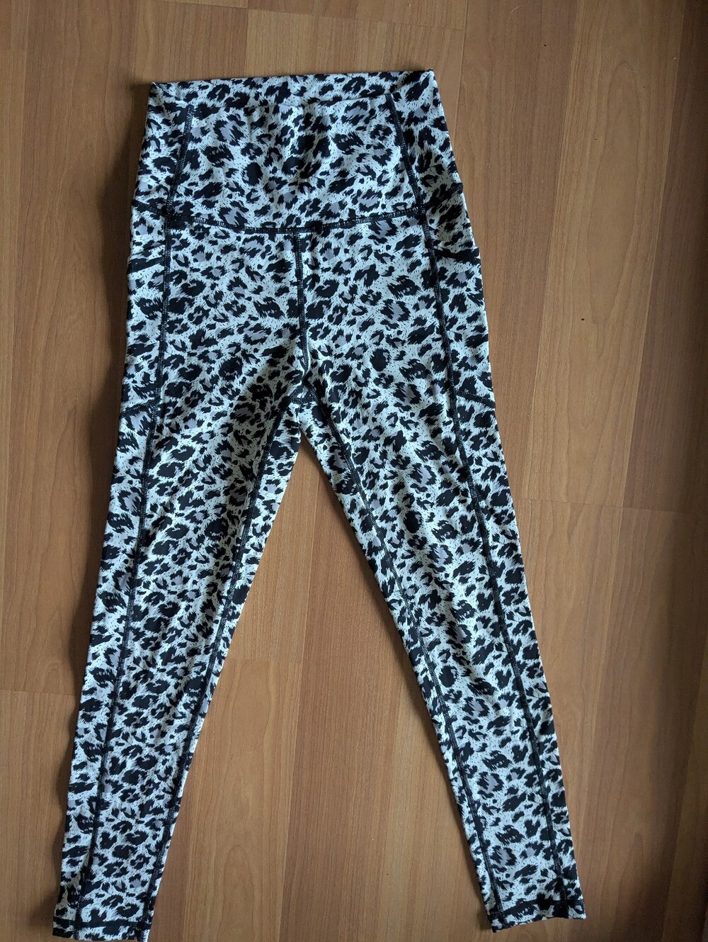 High-Waist Animal Print Leggings - Black & White